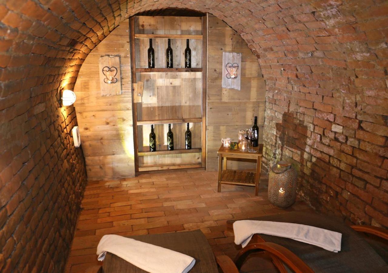 Hotel Winzerhof Kuessler - Weinviertel Stillfried Zewnętrze zdjęcie