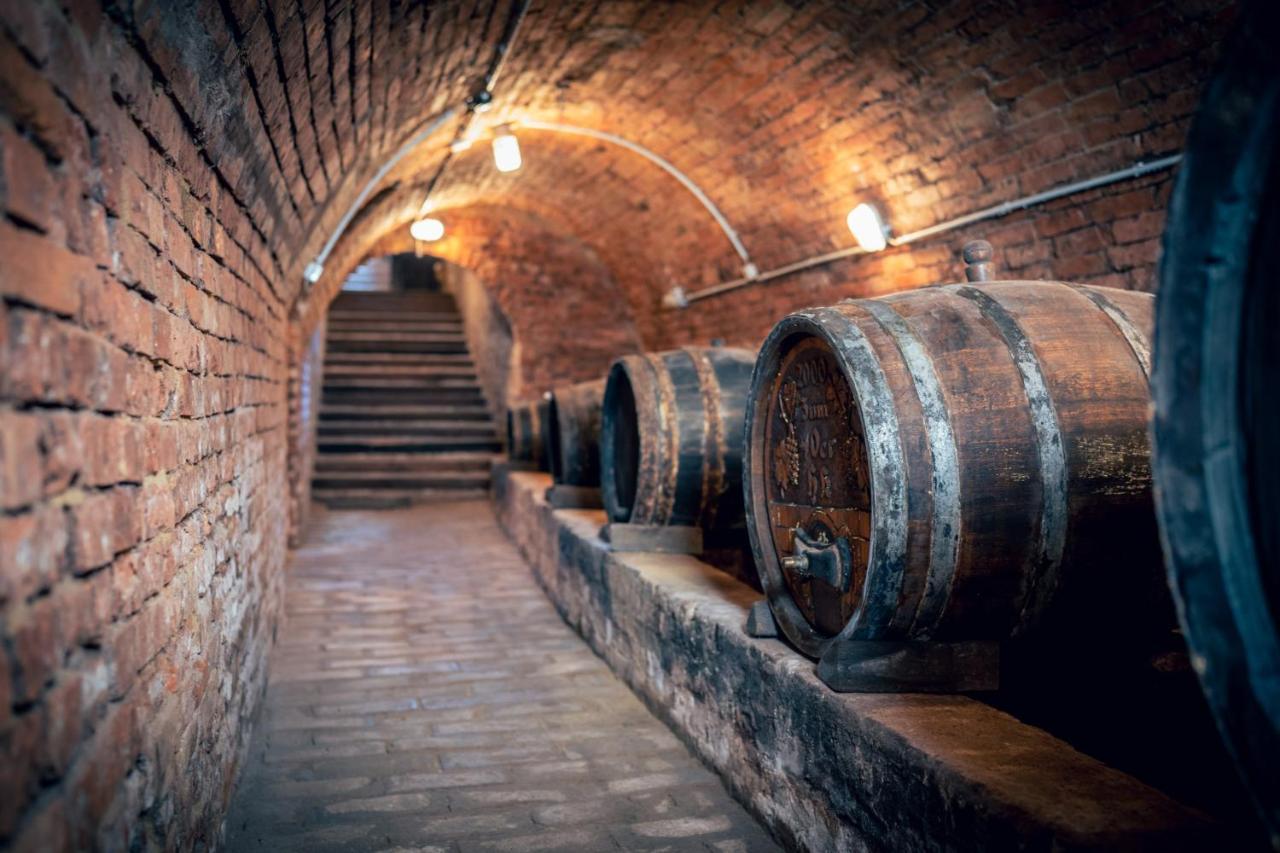 Hotel Winzerhof Kuessler - Weinviertel Stillfried Zewnętrze zdjęcie