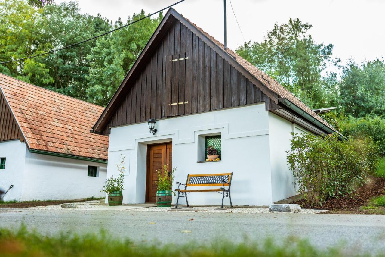 Hotel Winzerhof Kuessler - Weinviertel Stillfried Zewnętrze zdjęcie