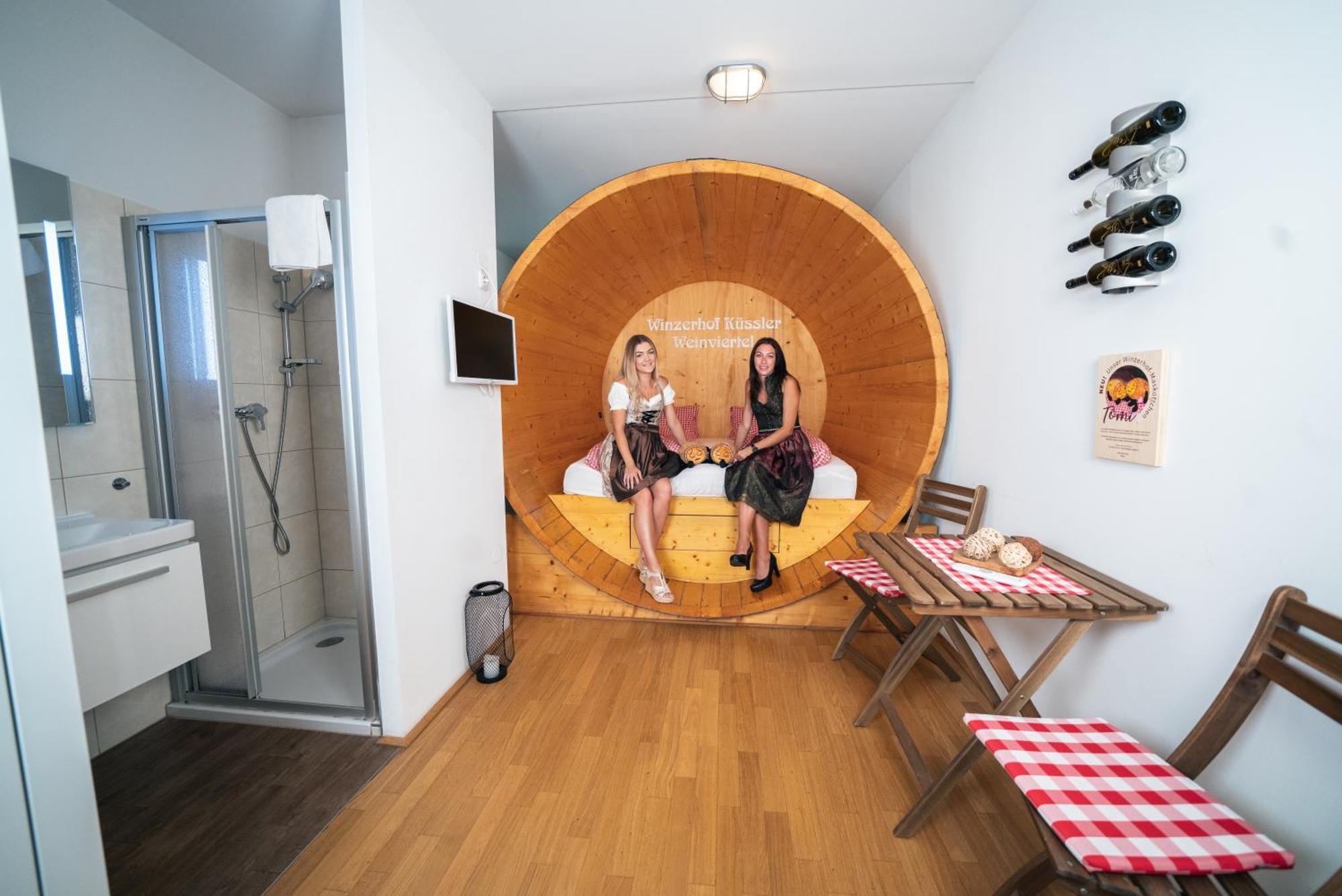 Hotel Winzerhof Kuessler - Weinviertel Stillfried Zewnętrze zdjęcie