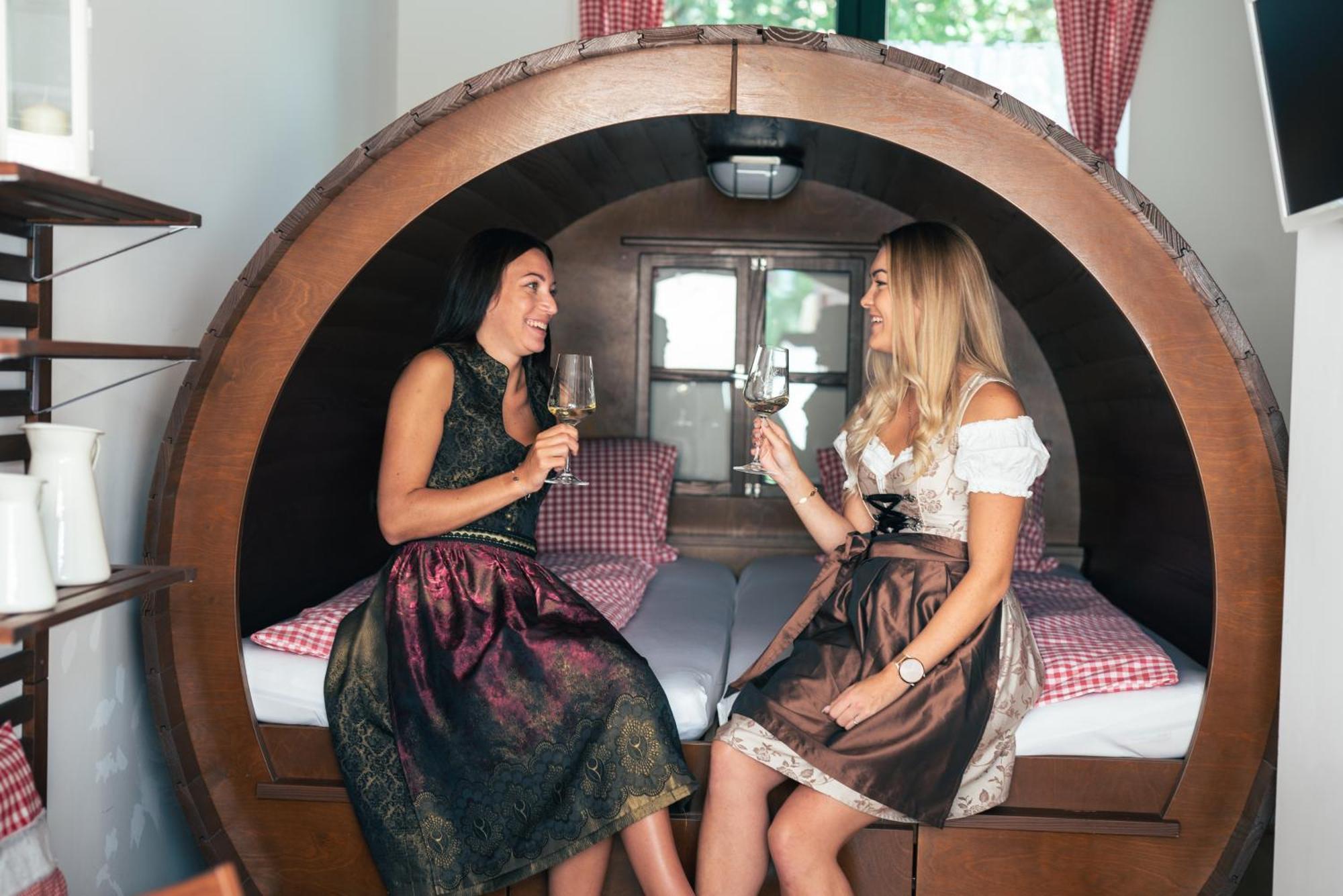 Hotel Winzerhof Kuessler - Weinviertel Stillfried Zewnętrze zdjęcie